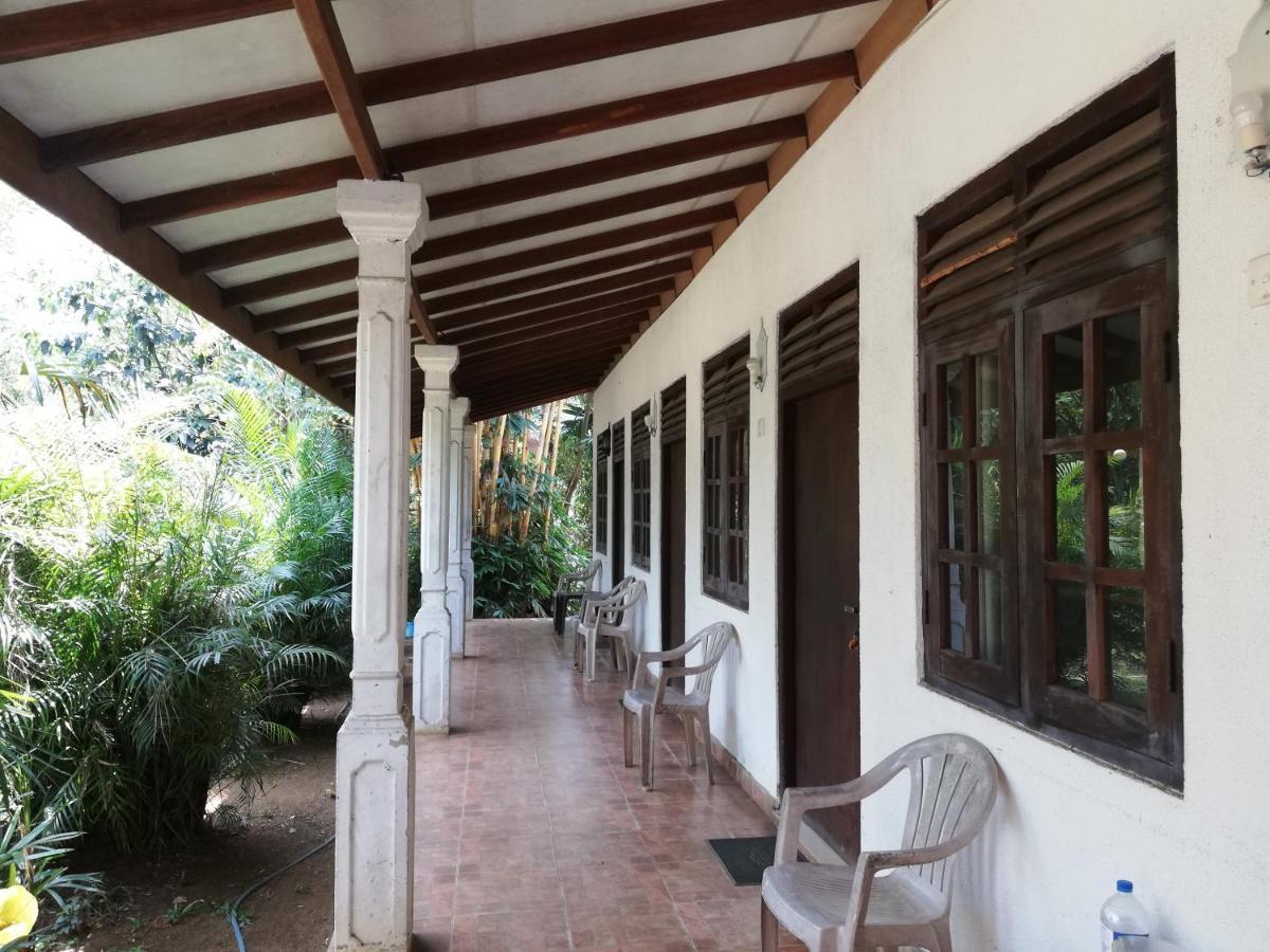 Leaf Guest House Gampola Buitenkant foto